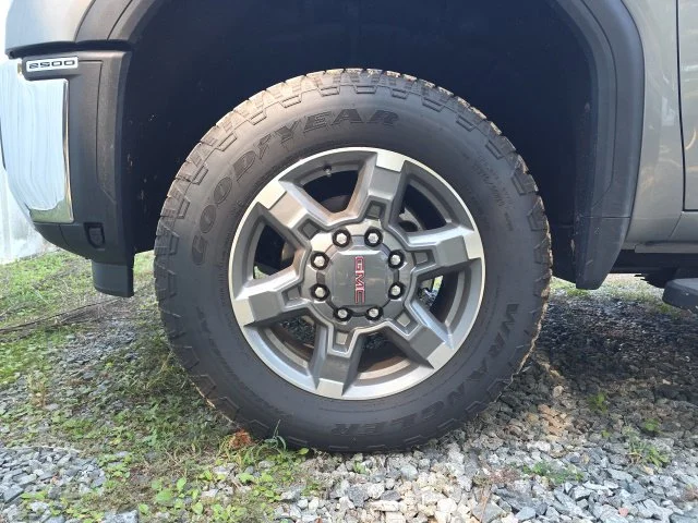 Used 2025 Silver GMC SLT image 11