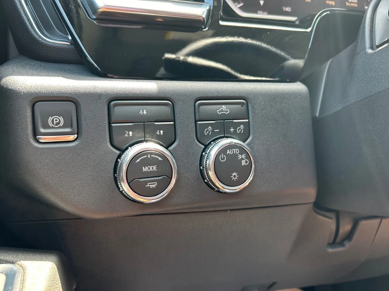 New 2026 Sterling Metallic GMC SLE image 14