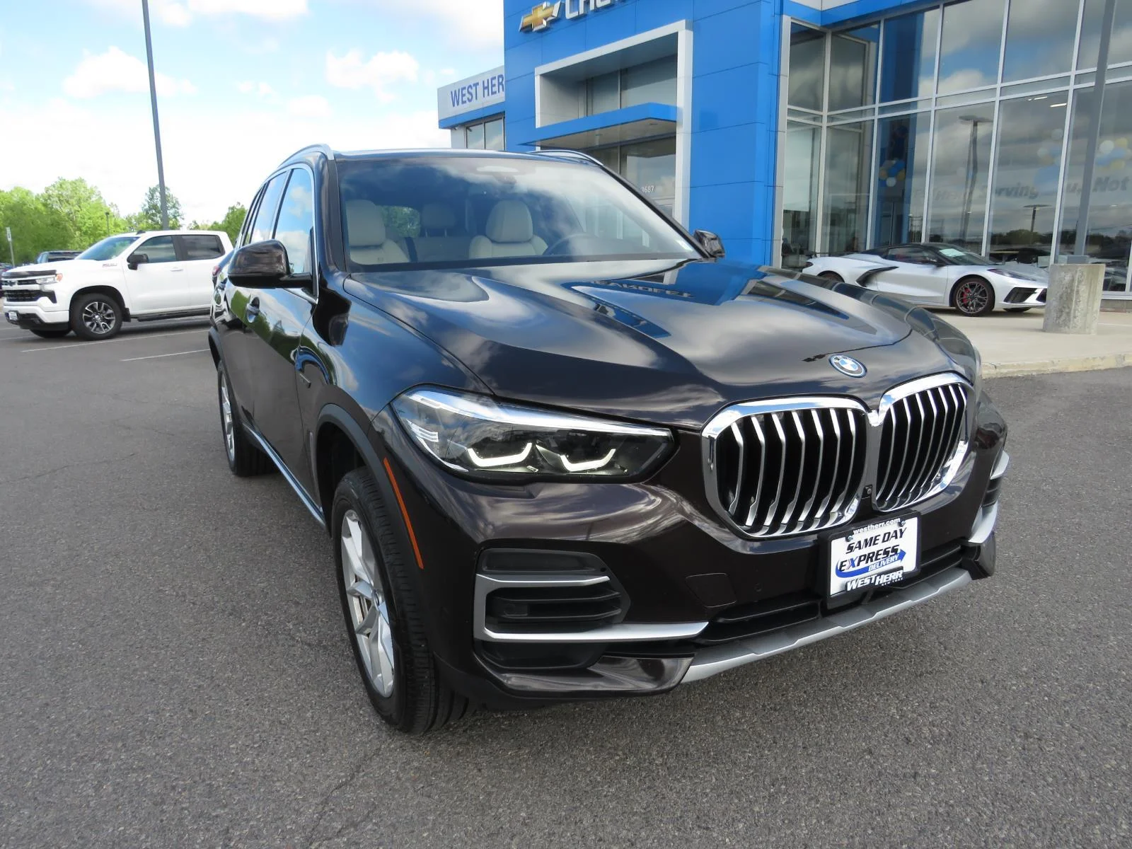 Used 2022 Sparkling Brown M BMW xDrive45e image 3