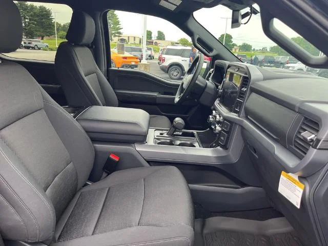 New 2026 Agate Black Metallic Ford XLT image 10