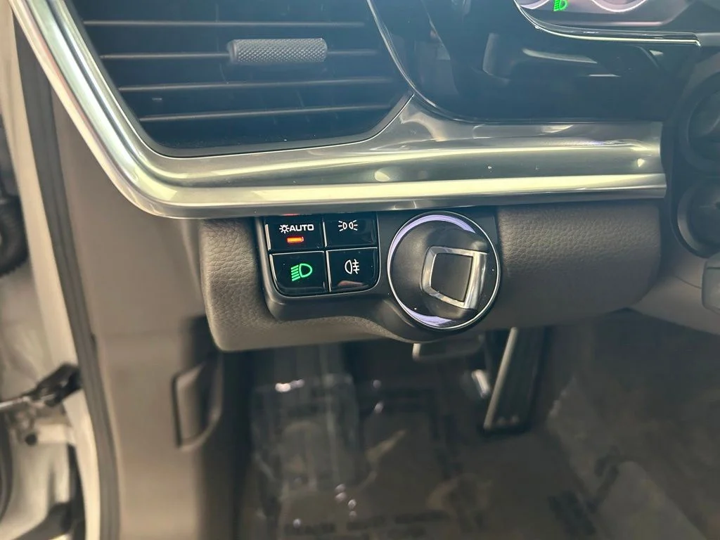 Used 2018 Black Porsche 4 image 43