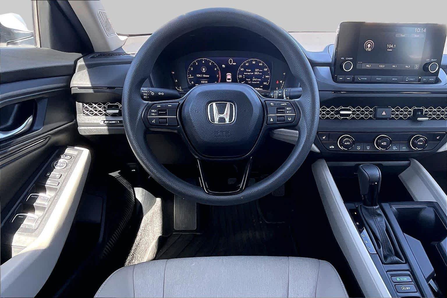 Used 2024 Platinum White Pearl Honda EX image 6