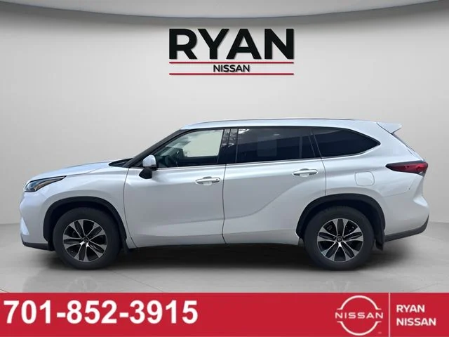 2022 Toyota Highlander XLE 4x4 V6's photo