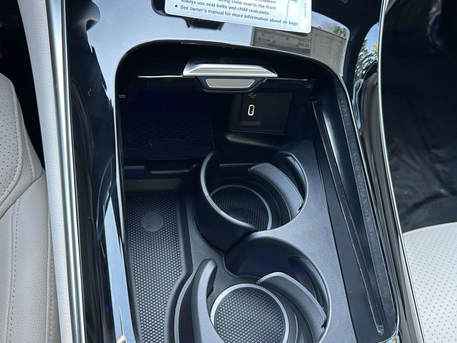New 2027 Graphite Grey Metallic Mercedes-Benz GLC 300 SUV image 32