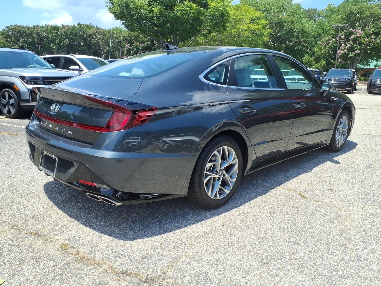 Used 2023 Portofino Gray Hyundai SEL image 6