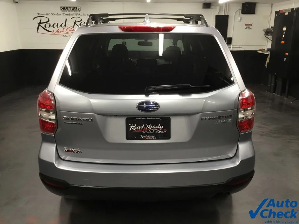 Used 2016 Silver Subaru 2.5i Premium image 9