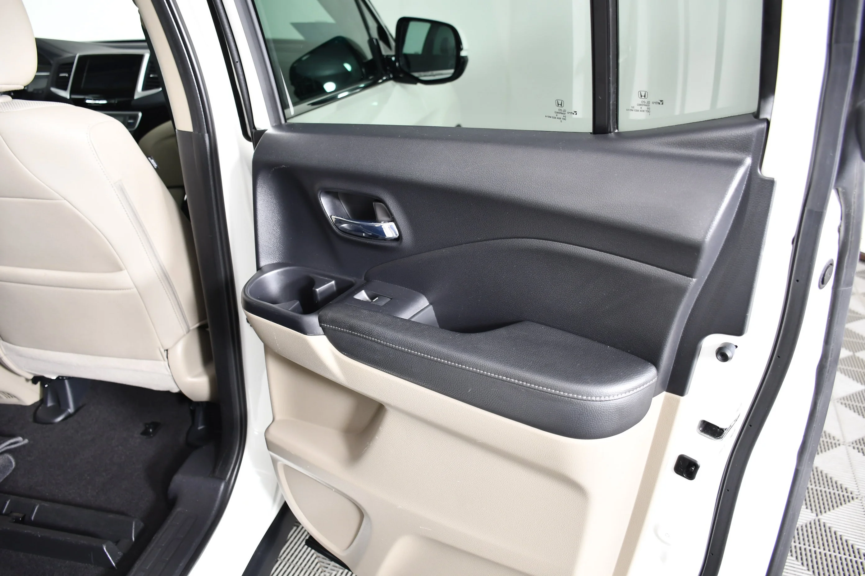 Used 2019 White Diamond Pearl Honda RTL-E image 47