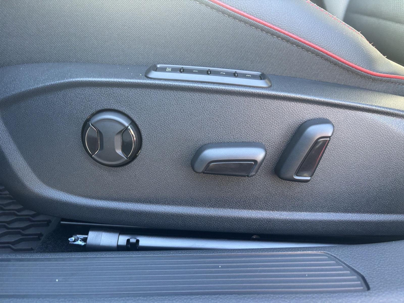 2026 Volkswagen Golf GTI SE - Photo 12