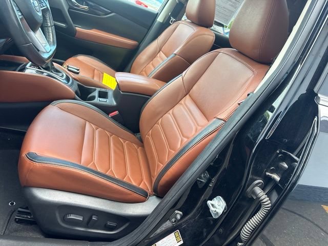 Certified Used 2017 Magnetic Black Nissan SL image 15