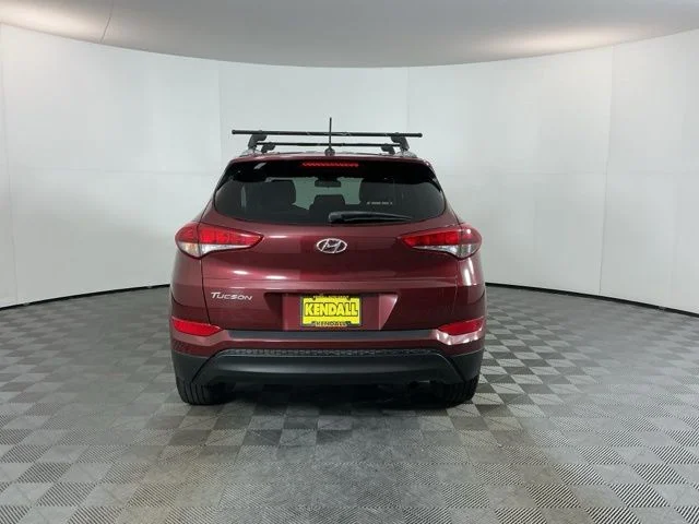 Used 2017 Red Hyundai SE image 6