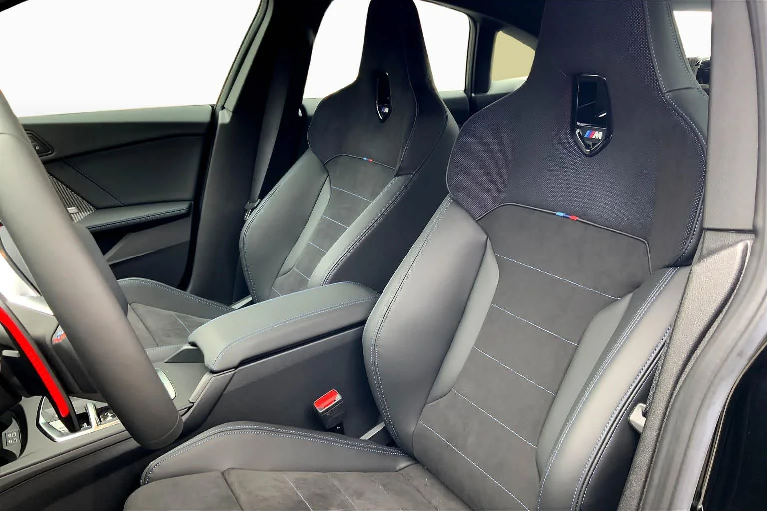 2026 BMW 2 Series M235 - Photo 9