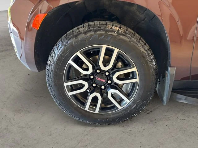 Used 2023  GMC AT4 image 15
