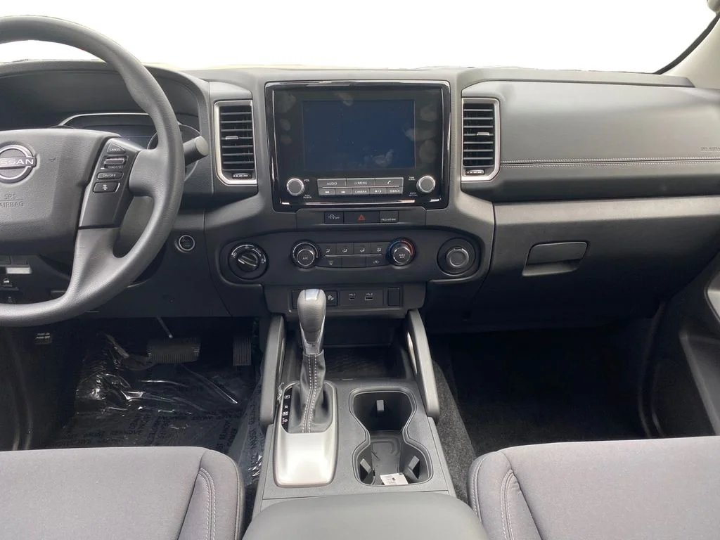 Certified Used 2023 Glacier White Nissan  image 11