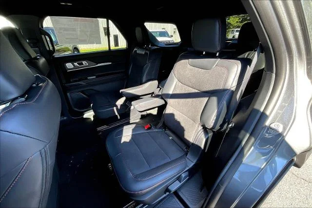 2026 Ford Explorer ST - Photo 23