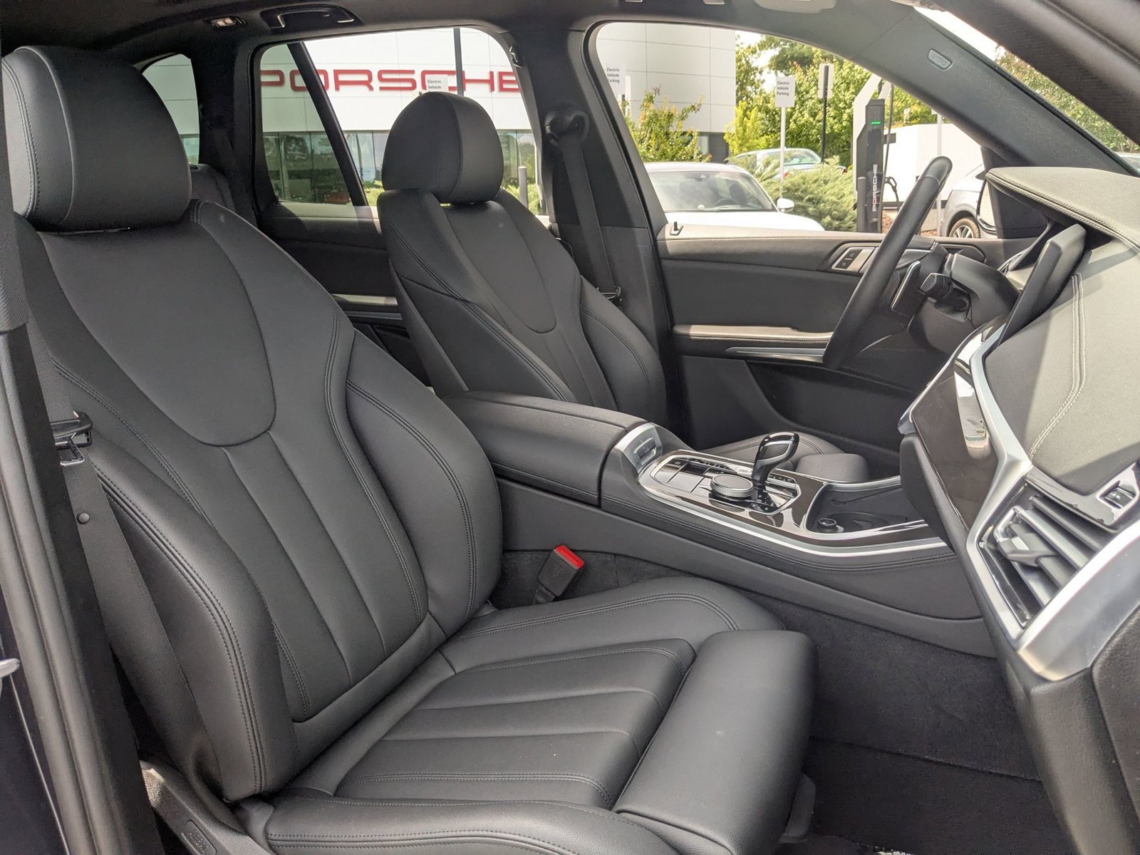 Used 2022 Arctic Grey Metallic BMW xDrive40i image 23