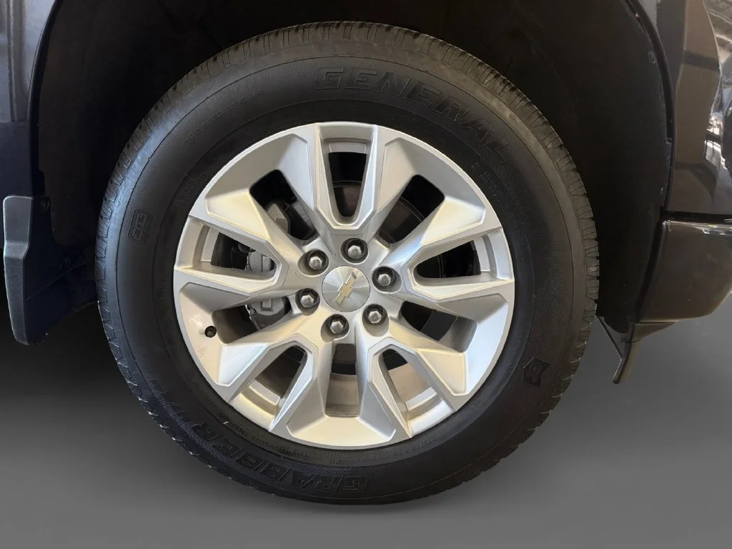 Used 2022 DARK ASH METALLIC Chevrolet Custom image 9