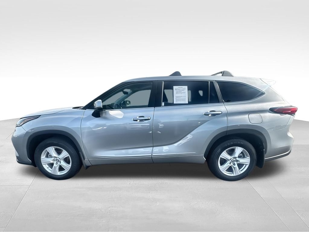 Used 2023 Silver Toyota LE image 5