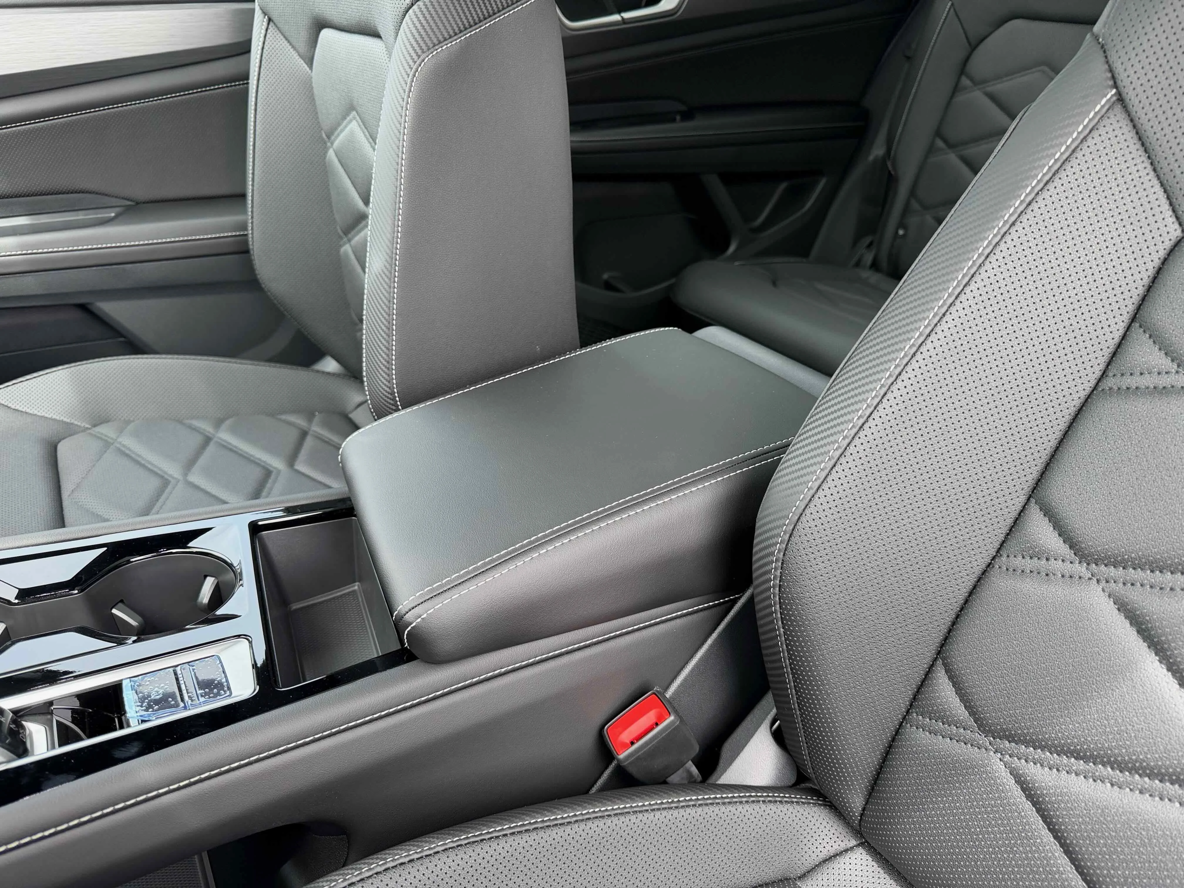 New 2026 Pearl Volkswagen 2.0T SE w/Technology image 26