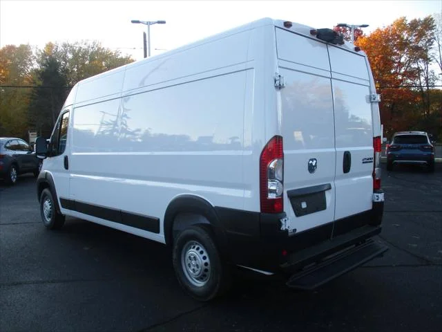 New 2026 Bright White Clear-Coat Exterior Paint RAM Tradesman image 8