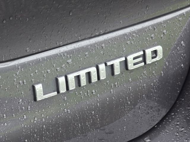Used 2024 Baltic Gray Metallic Clearcoat Jeep Limited image 23