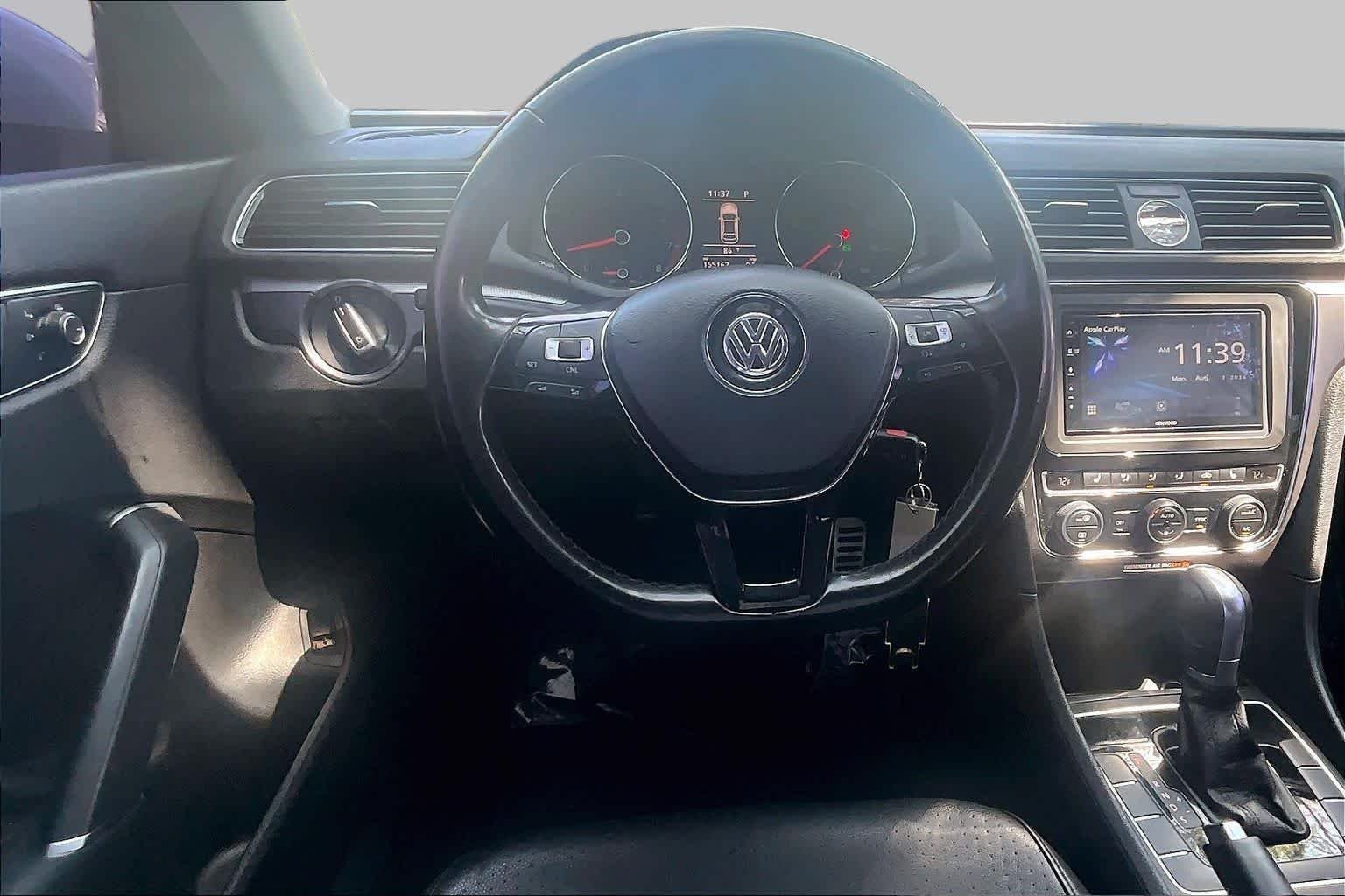 Pre-Owned 2017 Volkswagen Passat R-Line W/Comfort Pkg
