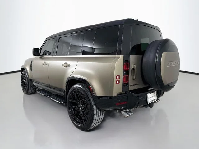 Certified Used 2025 Gray Land Rover X-Dynamic SE image 7