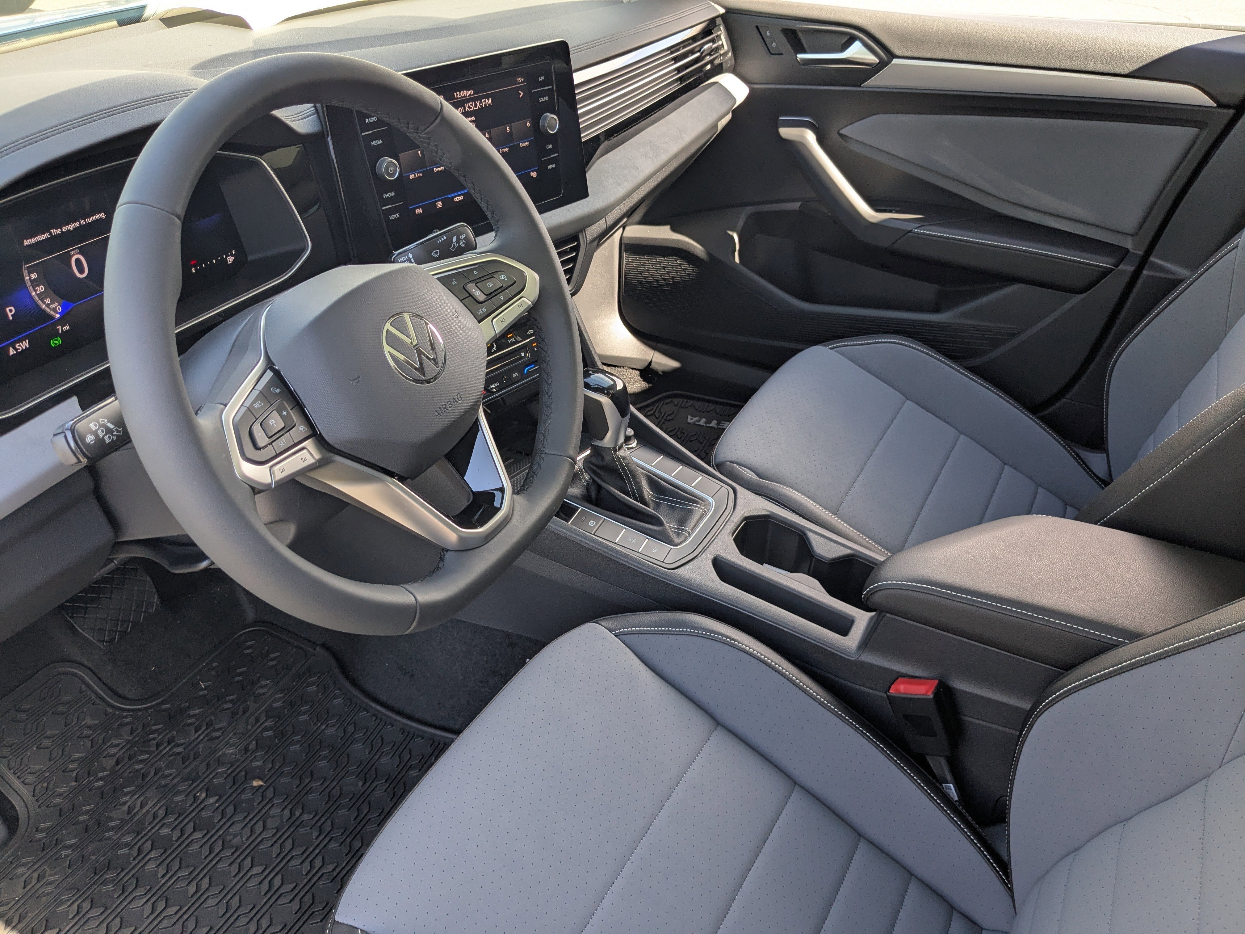 2026 Volkswagen Jetta SE - Photo 14