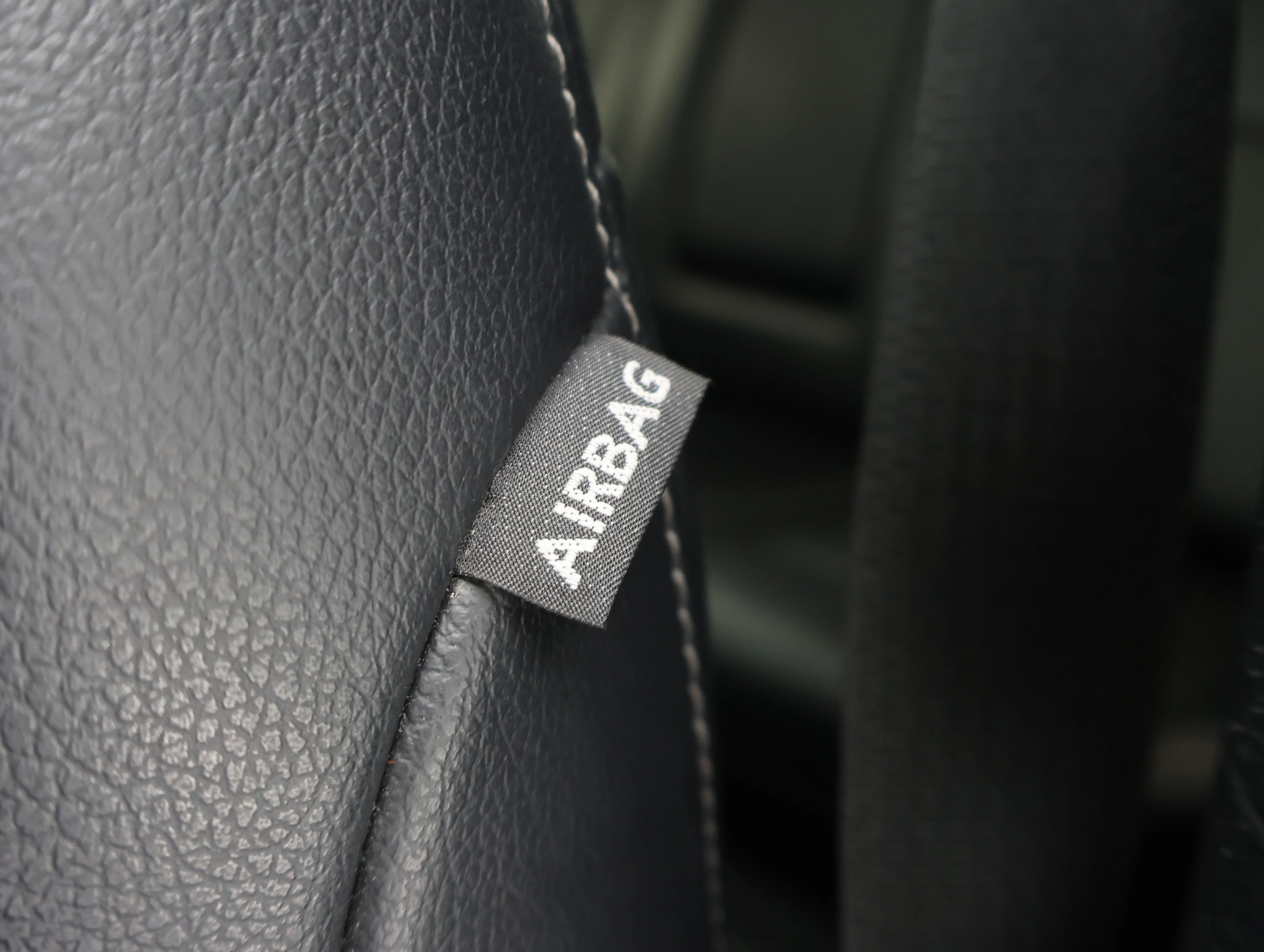 Used 2022 Agate Black Metallic Ford Lariat image 44