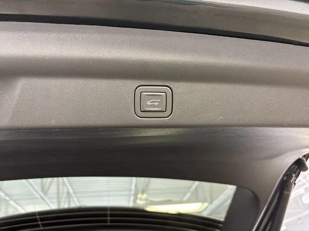 2025 Cadillac Escalade IQ Luxury 1 - Photo 18
