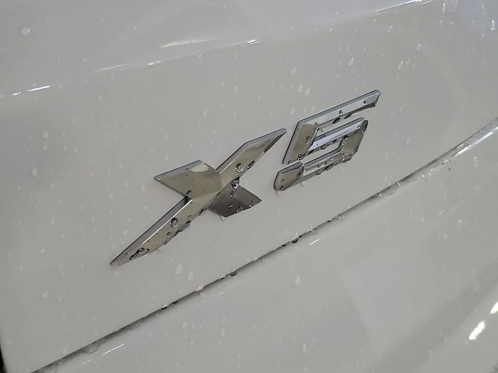 Used 2026 White BMW sDrive40i image 6