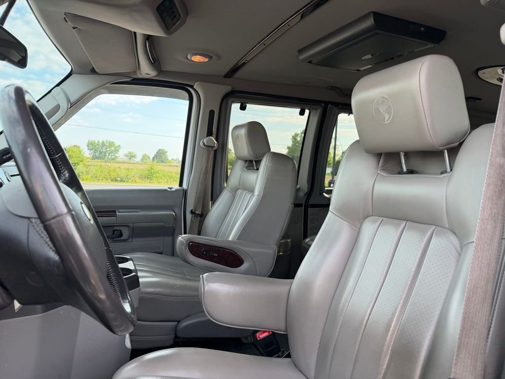 Used 2014  Ford RV image 14