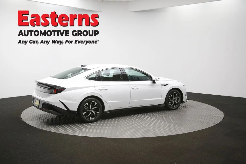 Used 2024 White Hyundai SEL image 42