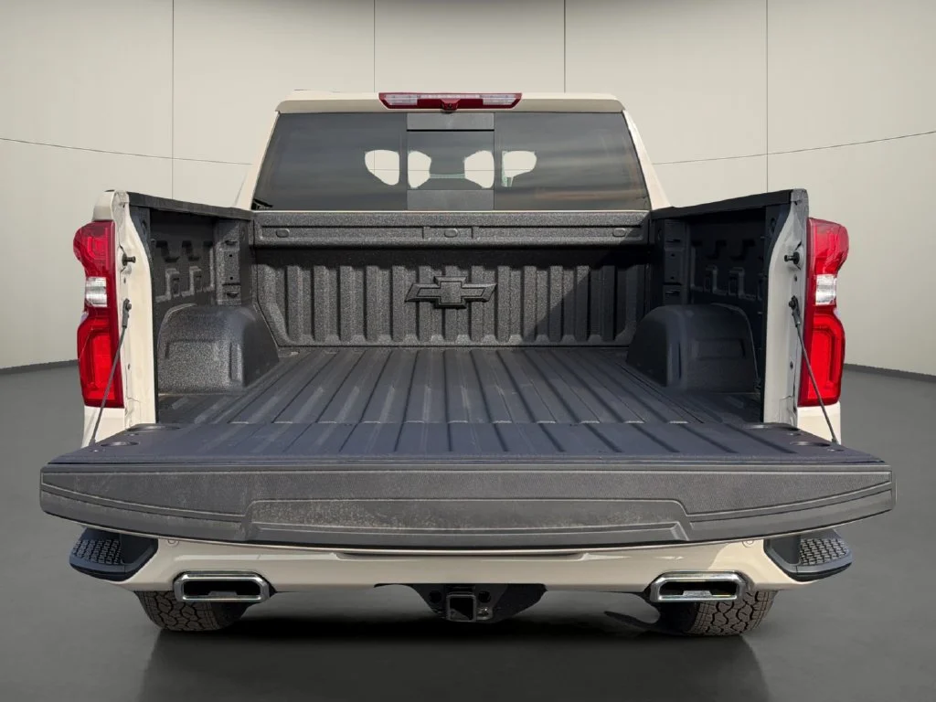 New 2026 White Sands Chevrolet High Country image 11