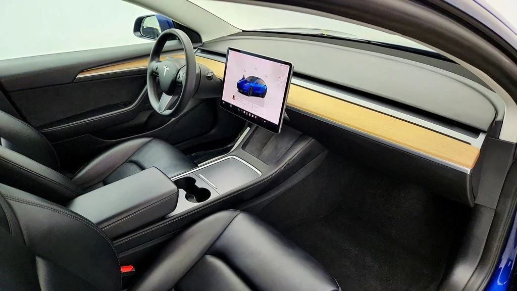 Used 2022 Deep Blue Metallic Tesla Performance AWD image 29
