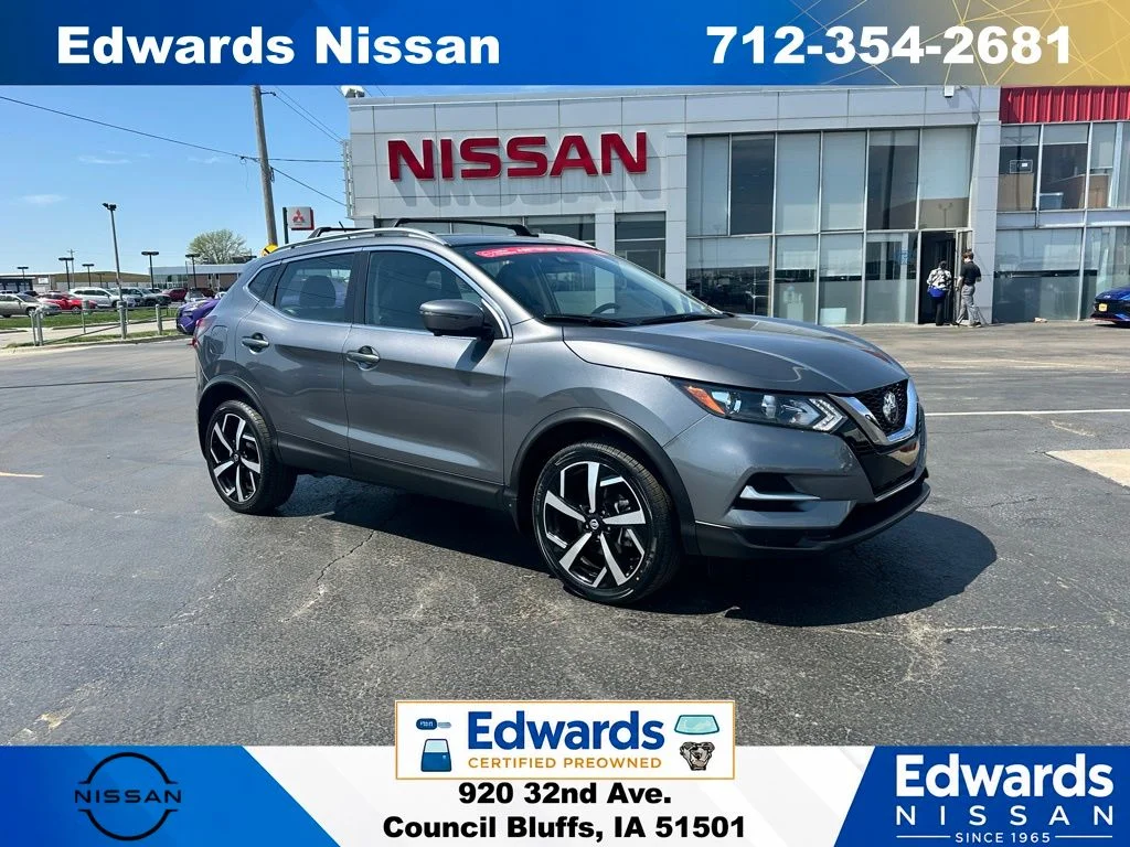 2022 Nissan Rogue Sport SL AWD's photo