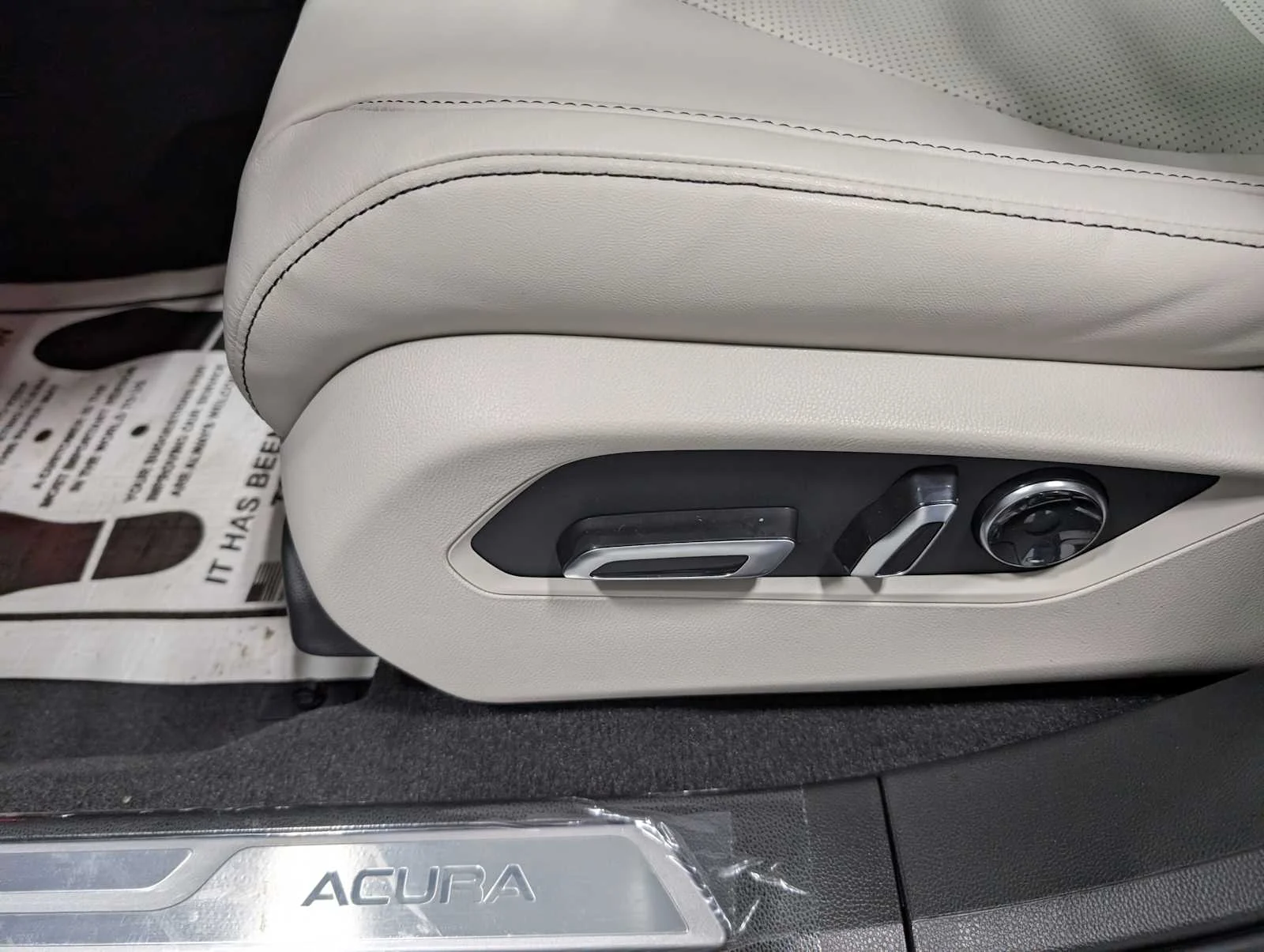 New 2026 Platinum White Pearl Acura w/Technology Package image 36