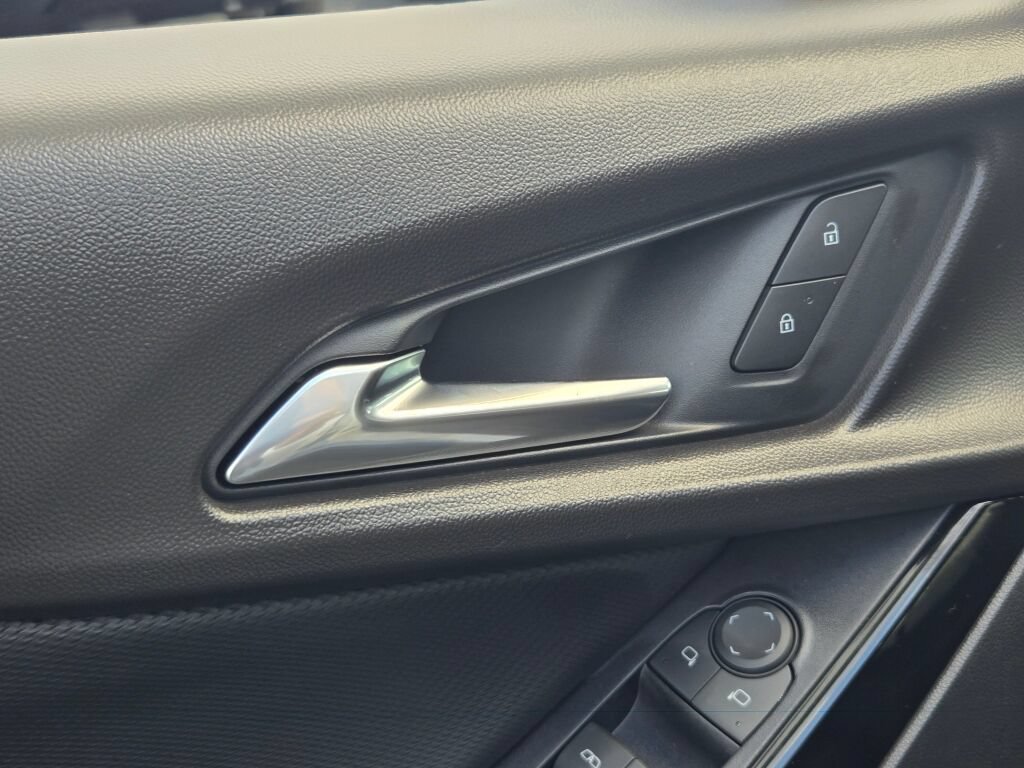 2027 Chevrolet Equinox LT - Photo 17