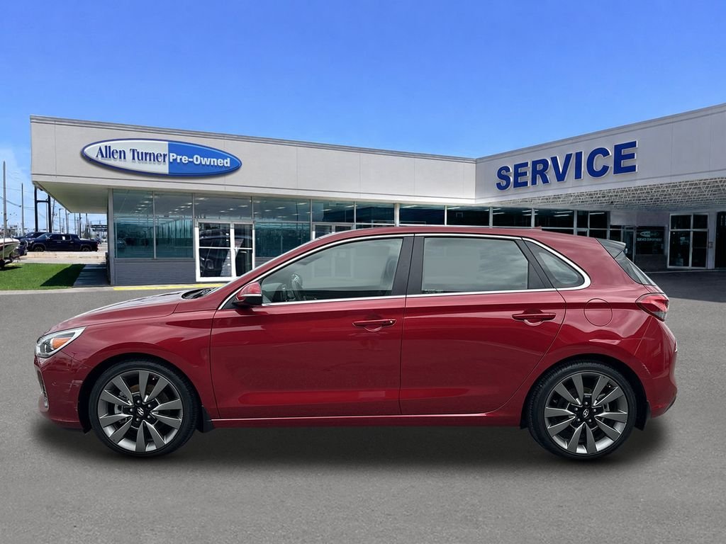 Used 2018 Red Hyundai Sport image 4