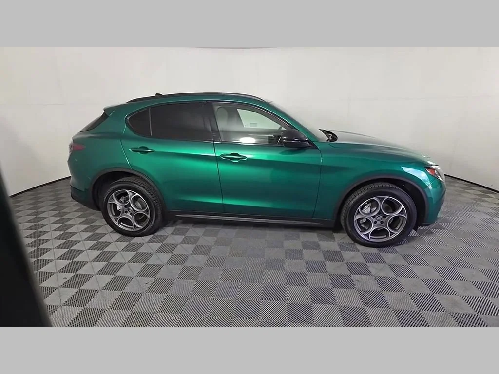 2025 Alfa Romeo Stelvio Base - Photo 27