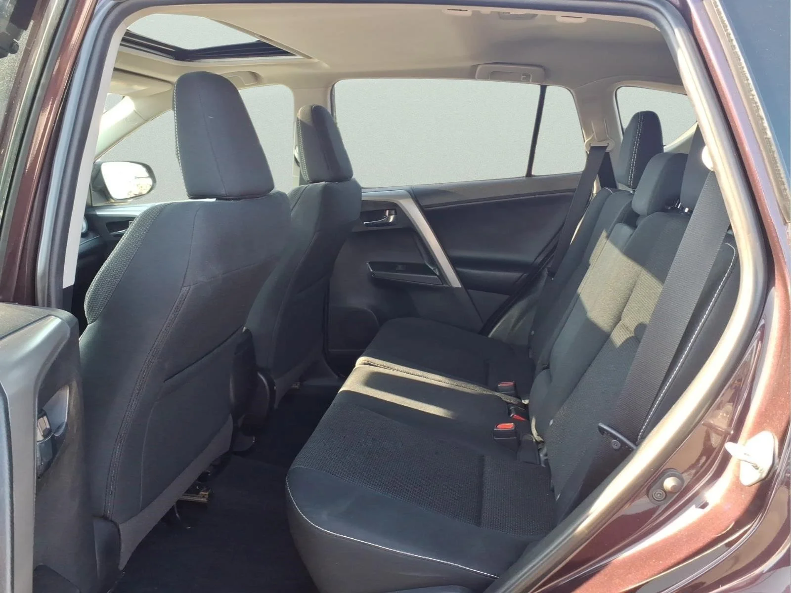 Used 2018 Black Toyota XLE image 11