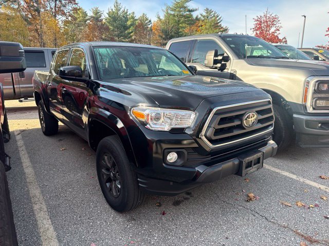 Used 2022 Black Toyota SR5 image 3