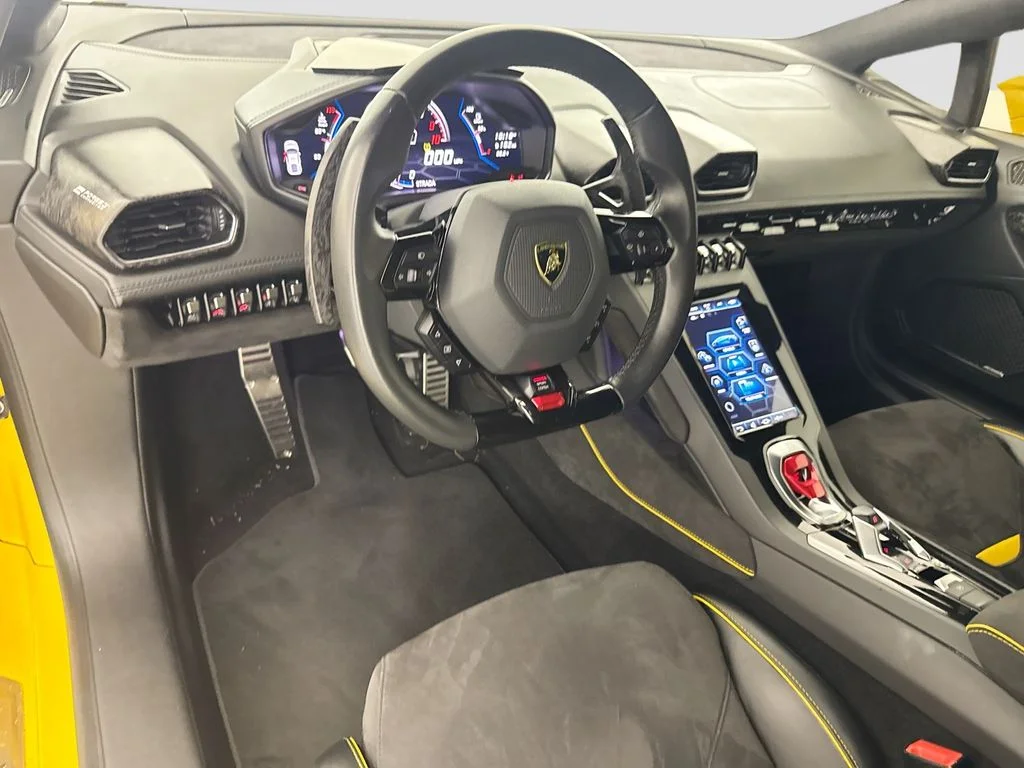 Used 2020 Giallo Inti Pearl Lamborghini  image 9