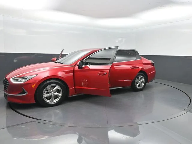 Used 2021 Red Hyundai SE image 29