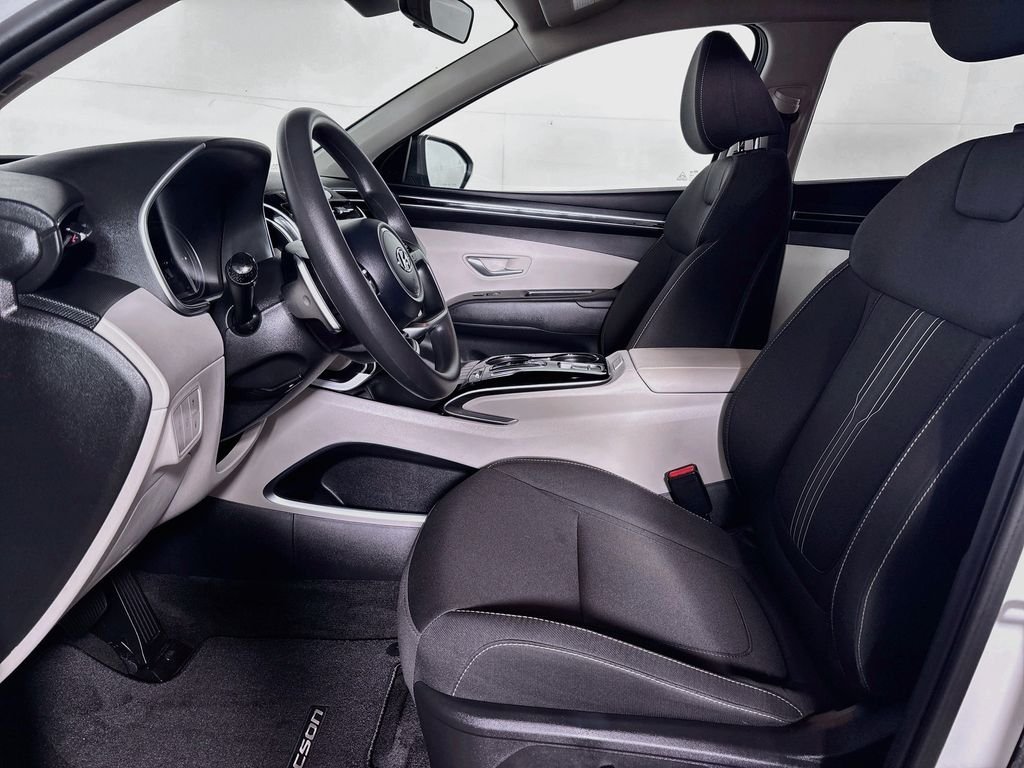 Used 2024 White Hyundai SEL image 11