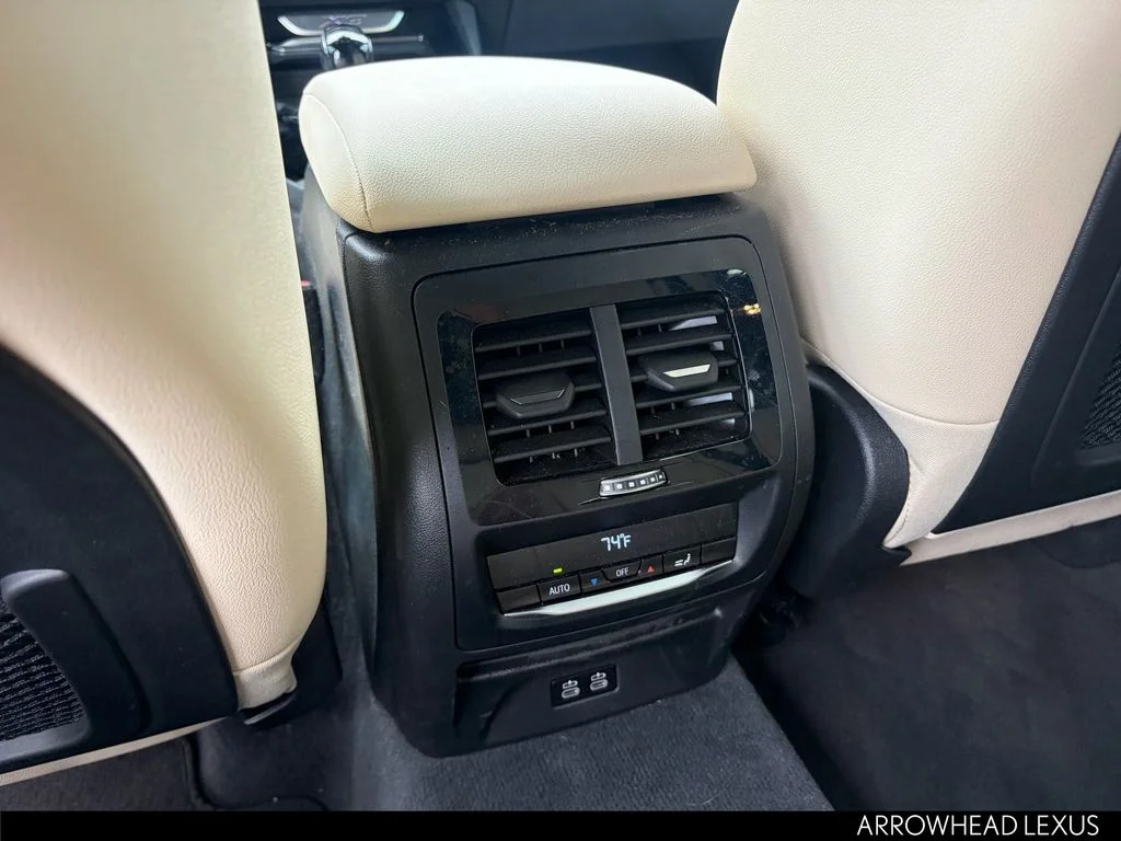 Used 2024 White BMW xDrive30i image 29