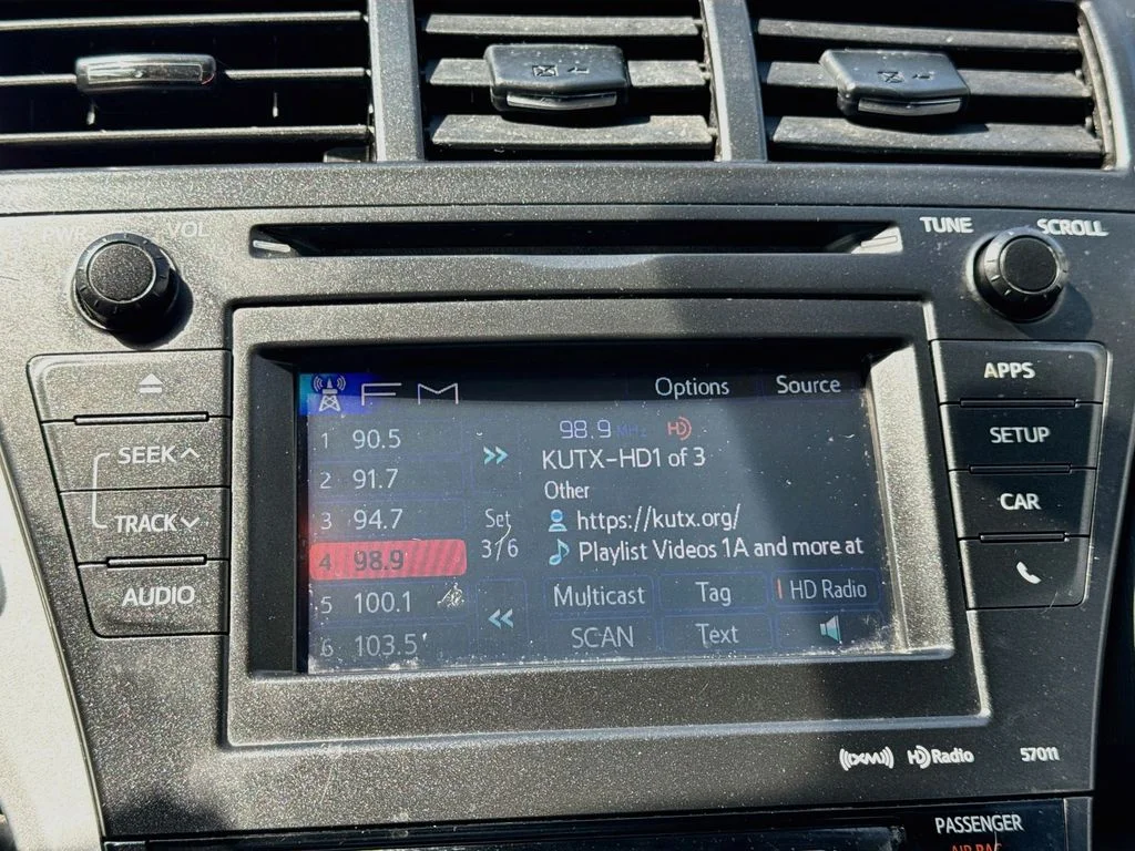 Used 2014 Gray Toyota Three image 16