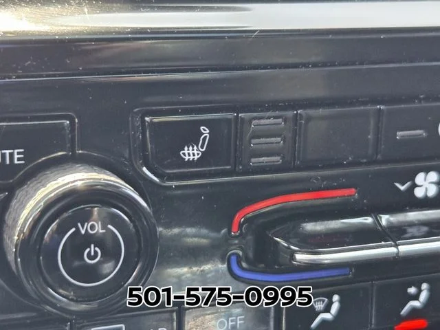 Used 2023 Red Jeep Altitude image 21