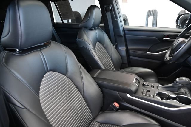 2023 Toyota Highlander XSE - Photo 9