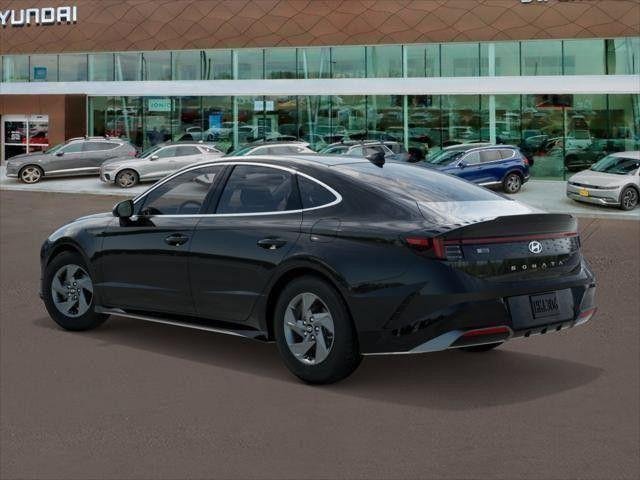 New 2026 Black Hyundai SE image 5