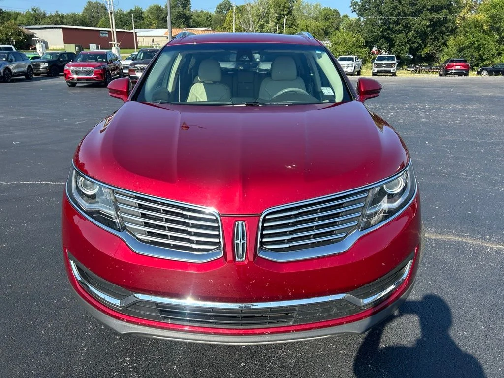 Used 2017 Ruby Red Metallic Lincoln Select image 2
